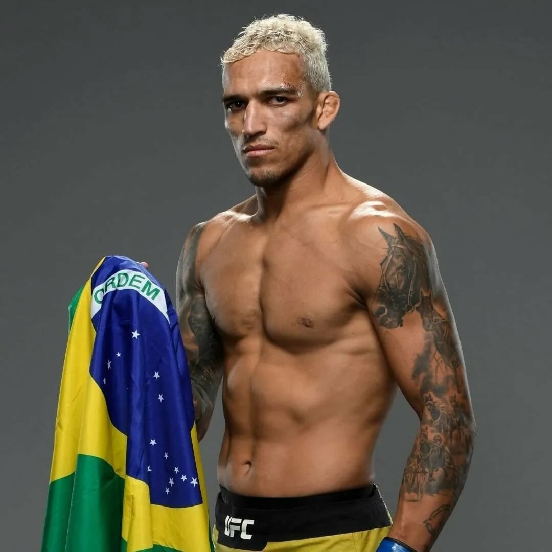 Чарльз Оливейра 2022