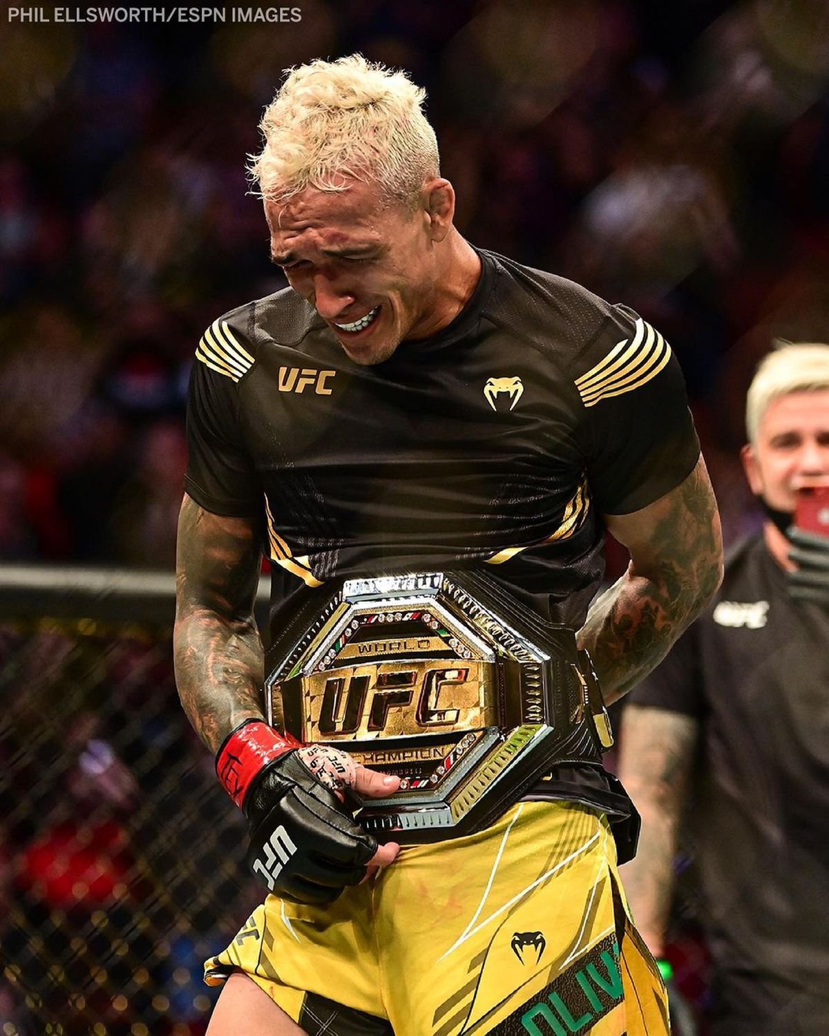 Чарльз Оливейра 2022