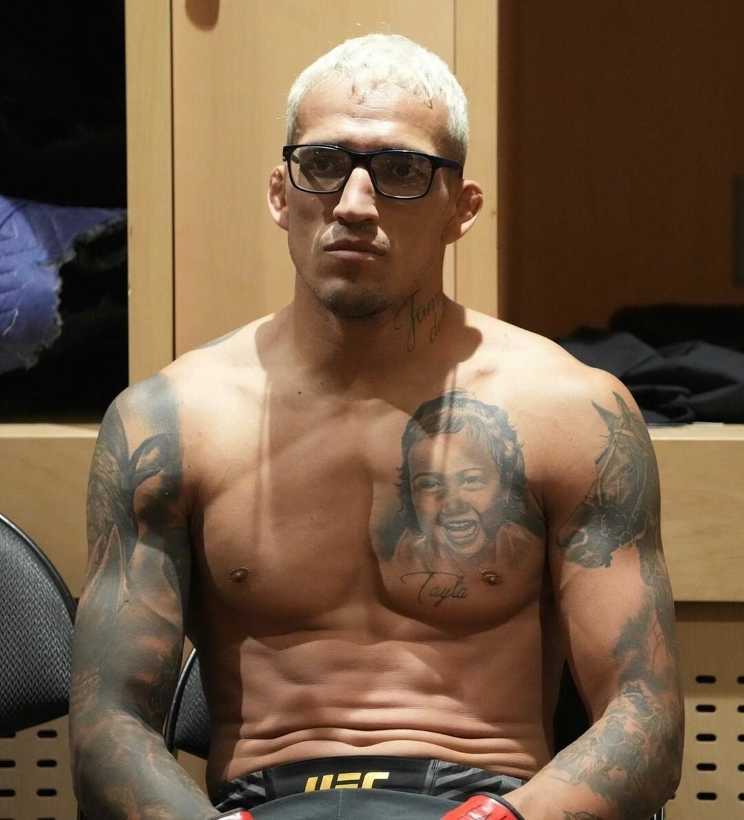 Чарльз Оливейра чемпион UFC