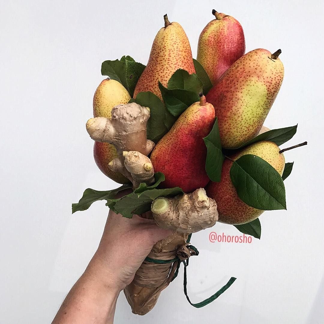 Букет из яблок и груш