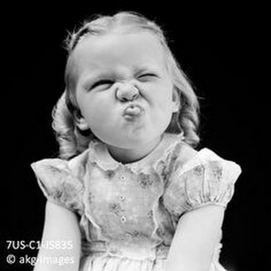 Смешная девочка