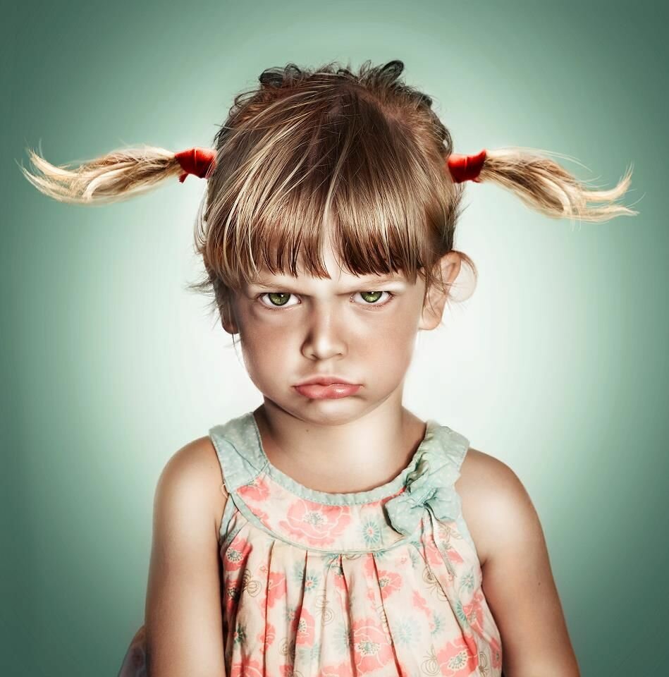 Смешная девочка