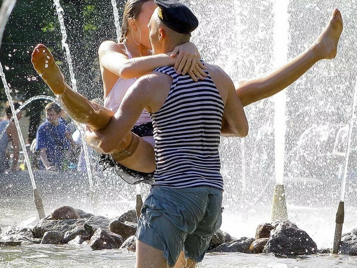 Фонтан "с девушкой"