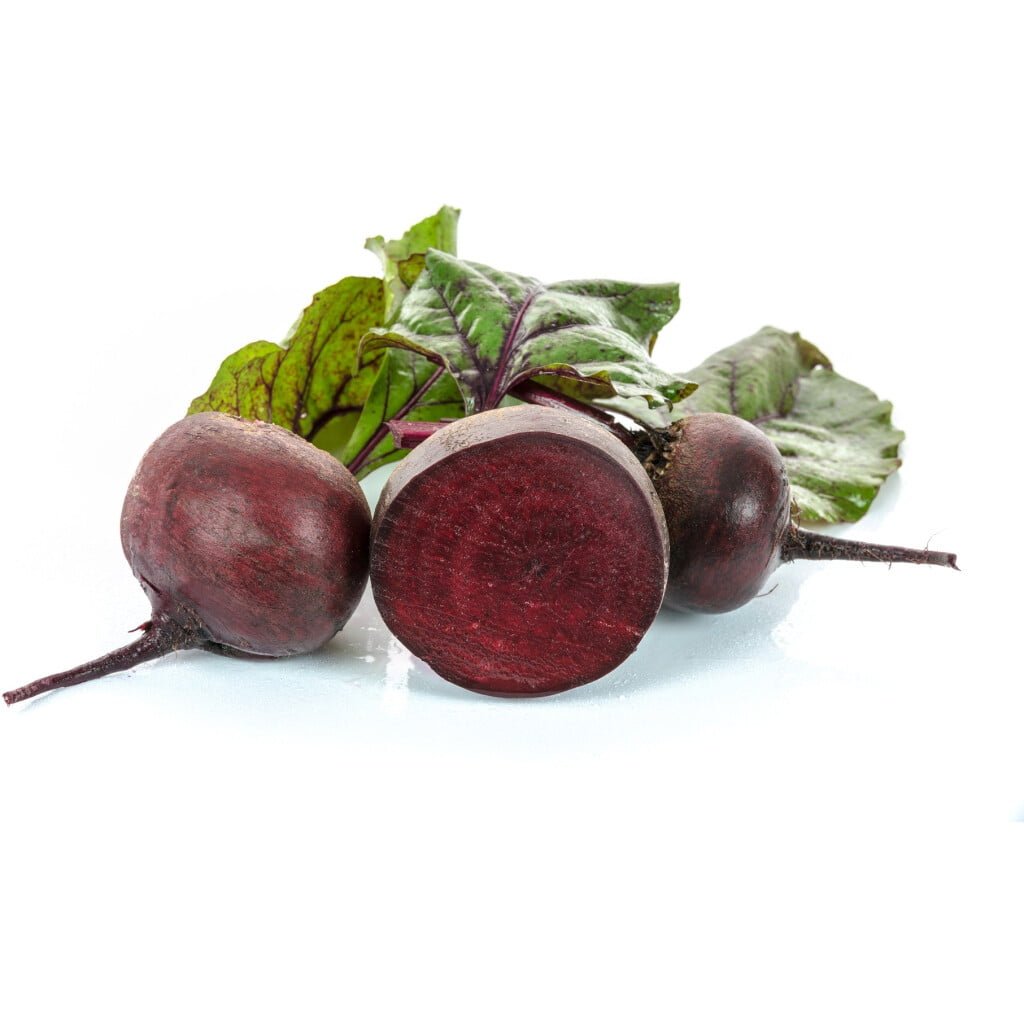 Красная свекла на прозрачном фоне