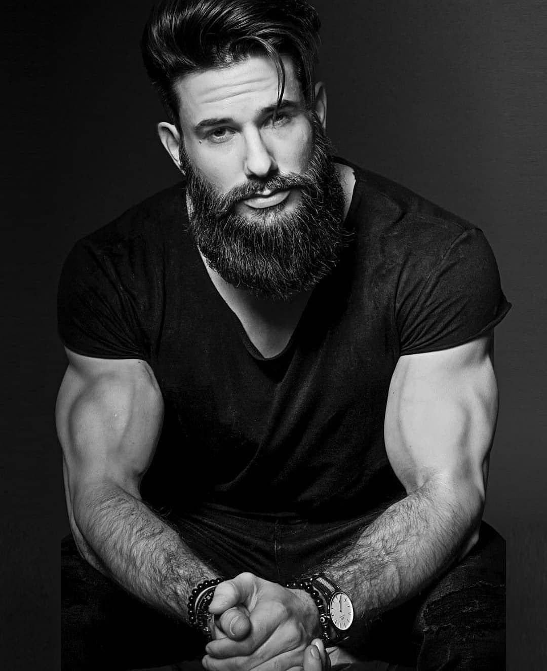 Бородатый мужчина