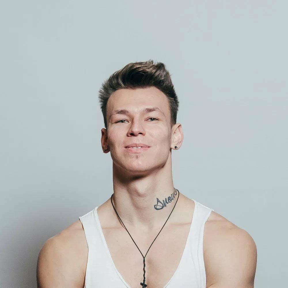 Певец на прозрачном фоне для детей