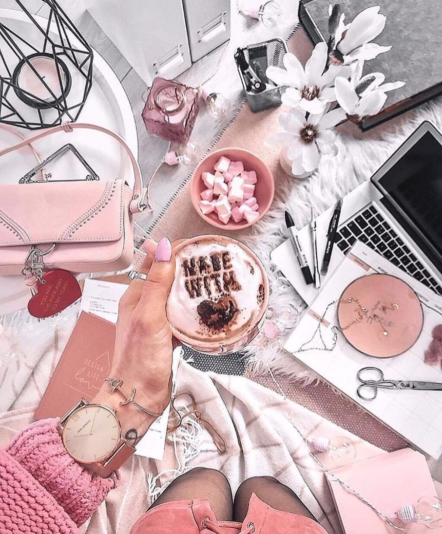 Стиль флэт Лэй розовый