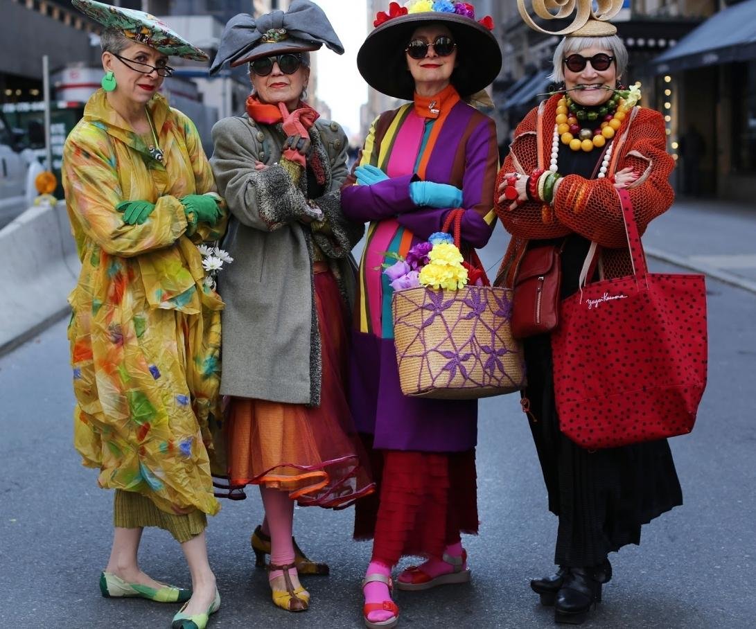 Три модные старушки