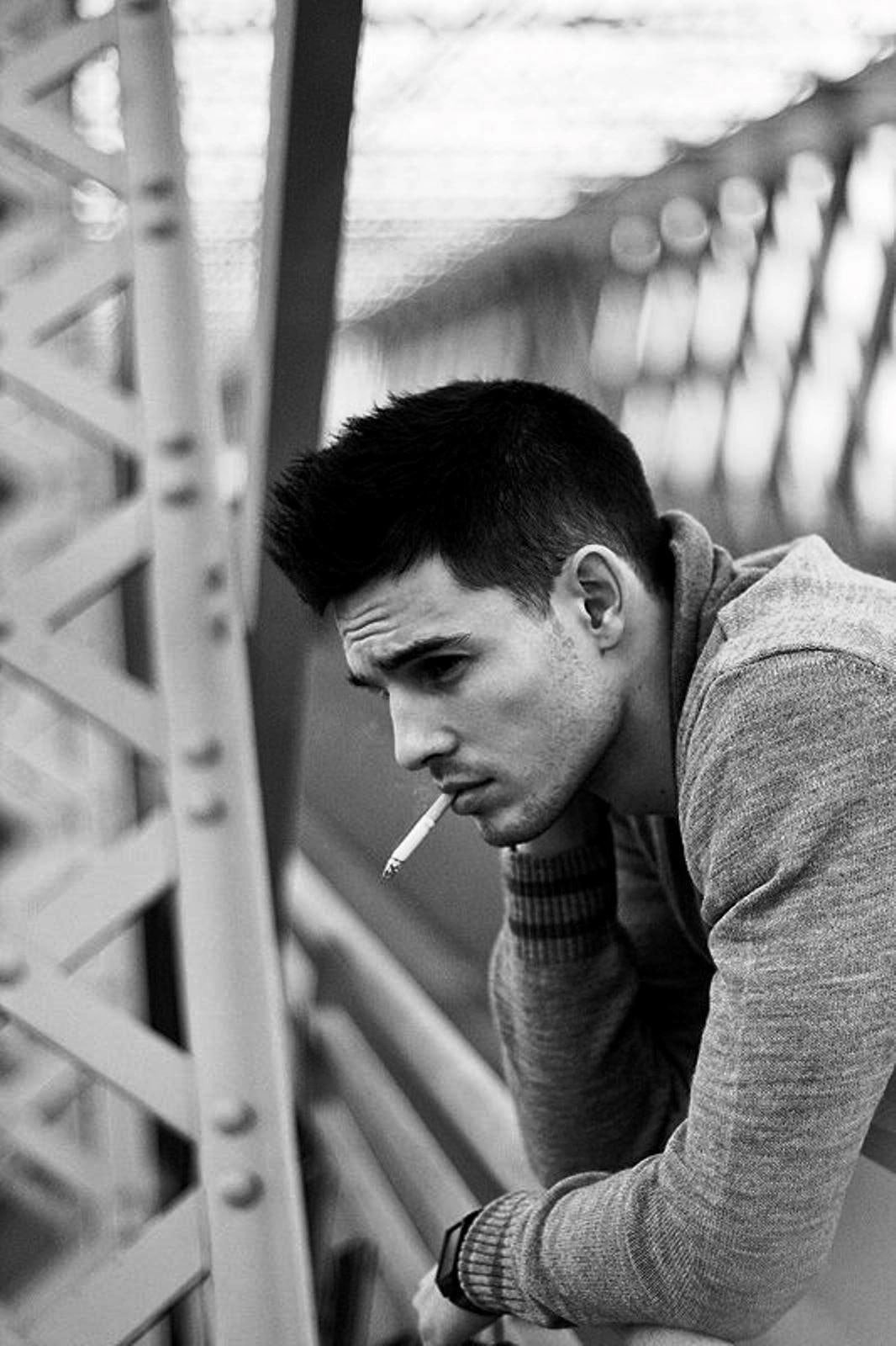 Мужчина в смокинге без лица