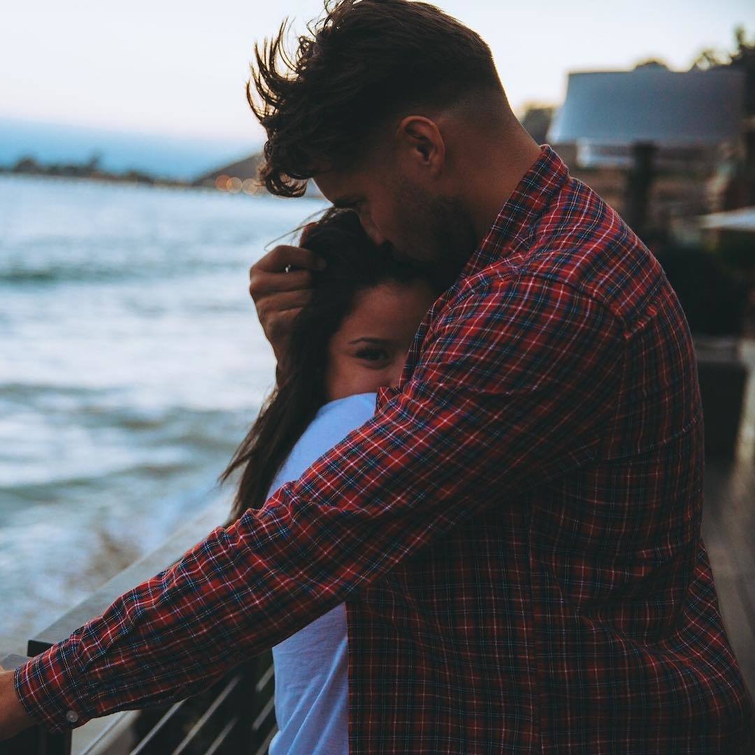 Страстные объятия