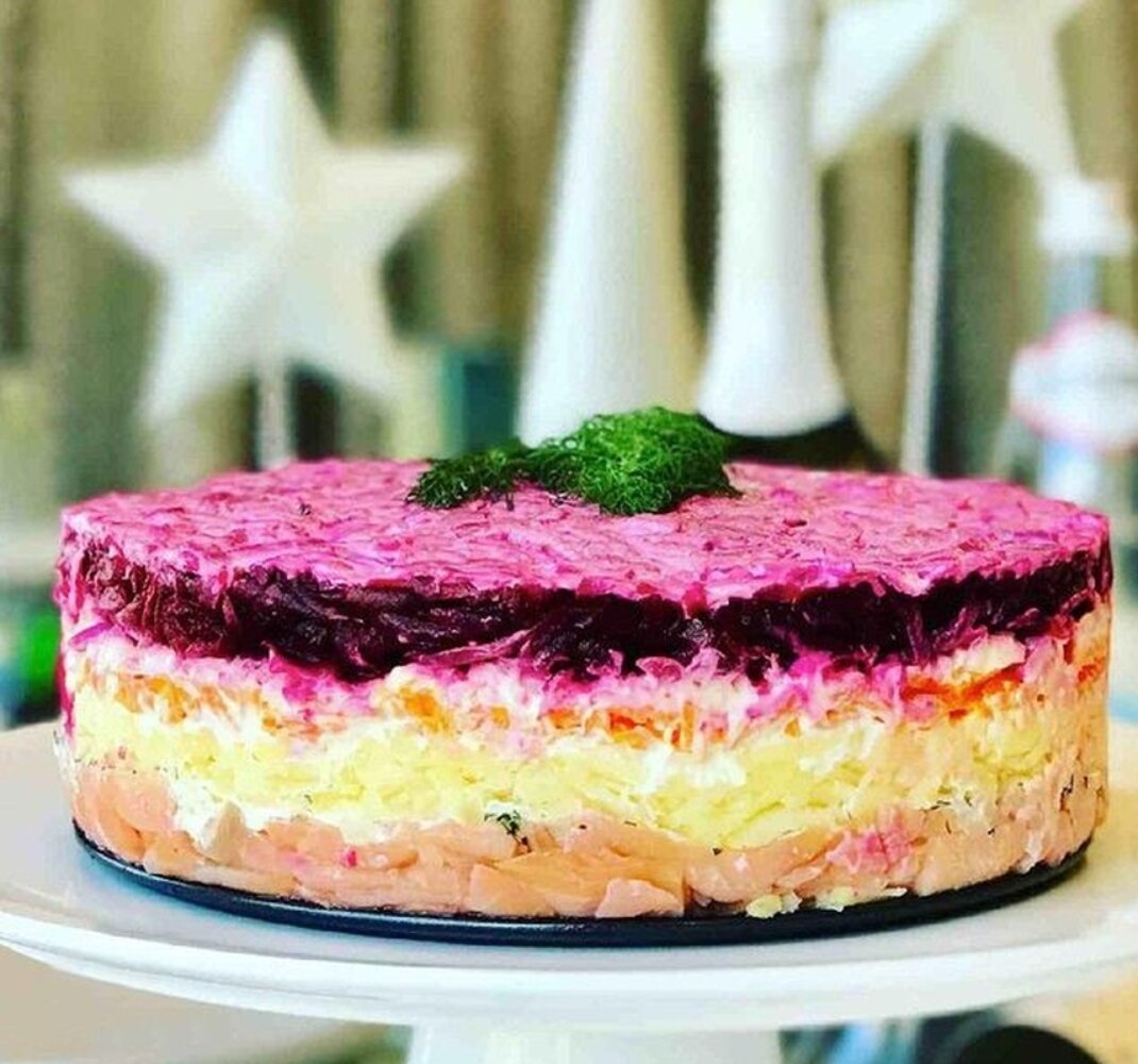 Тарелка для селедки под шубой