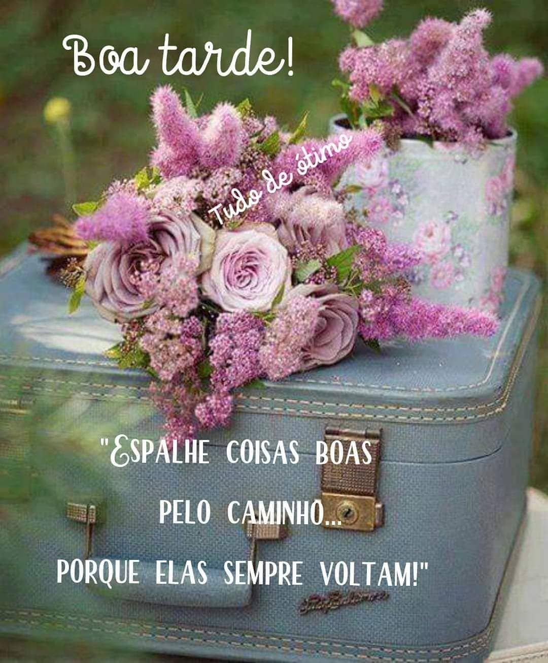 Цветы в чемодане композиция