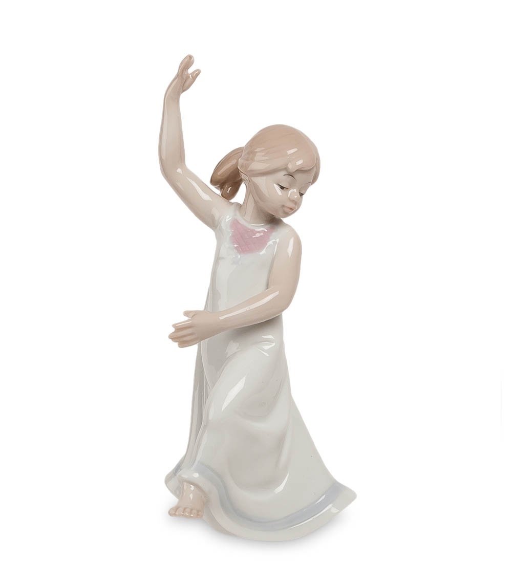 Статуэтка фарфоровая