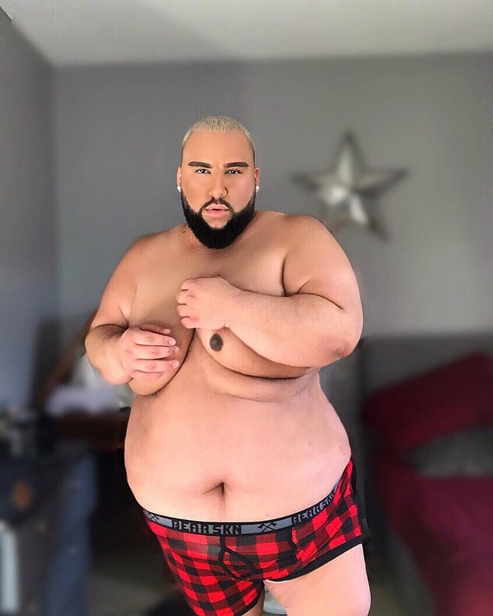 Модель Аркадио дель Валле