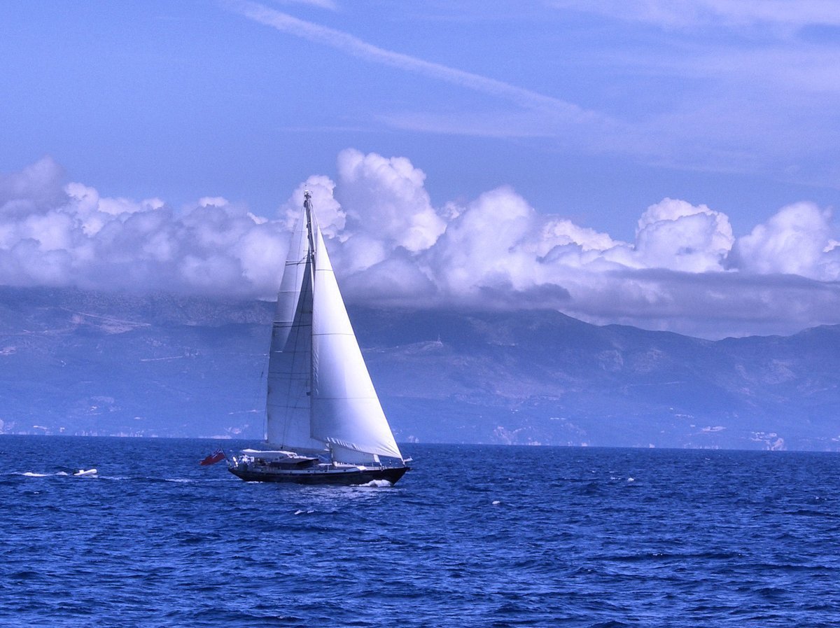 Белеет Парус одинокий