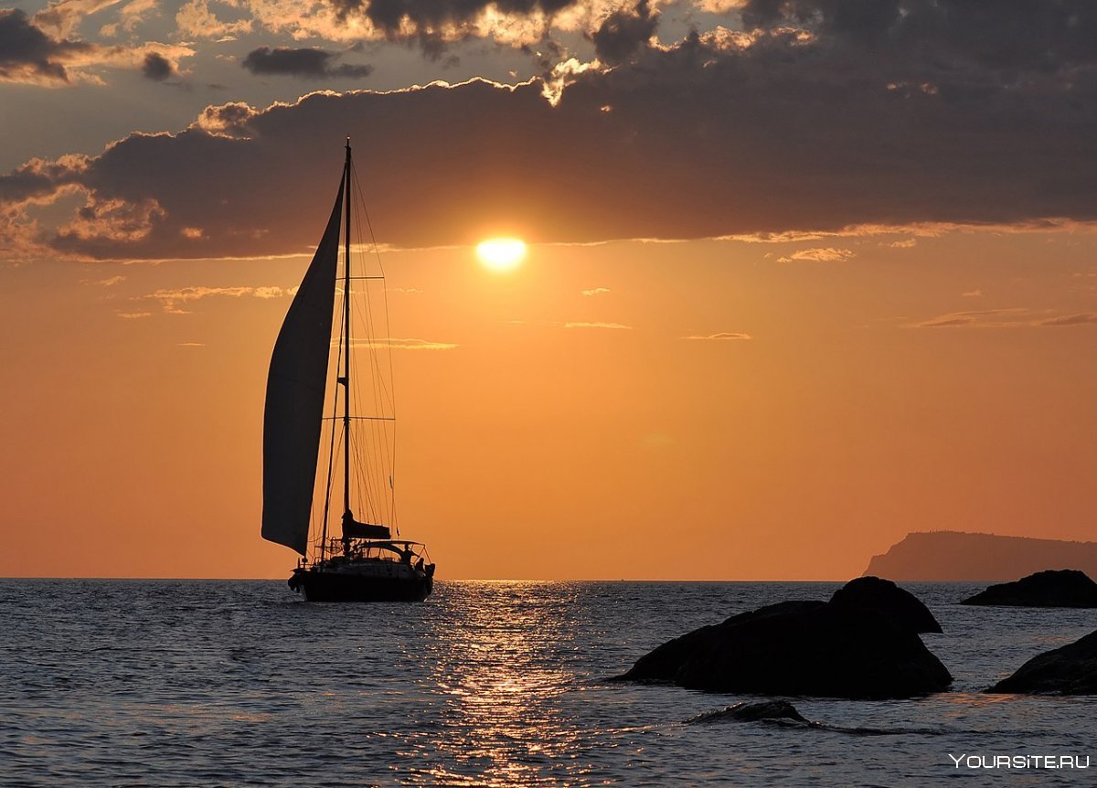 Парусная яхта шхуна