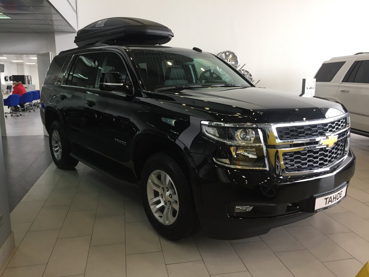 Chevrolet Tahoe 2017 черный