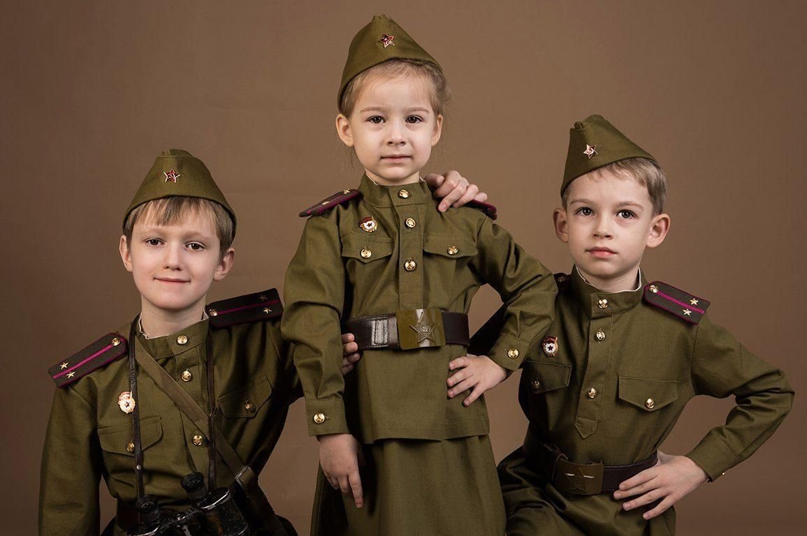 Дети в военной форме