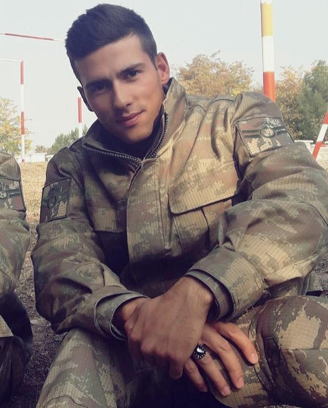 Красивые военные мужчины