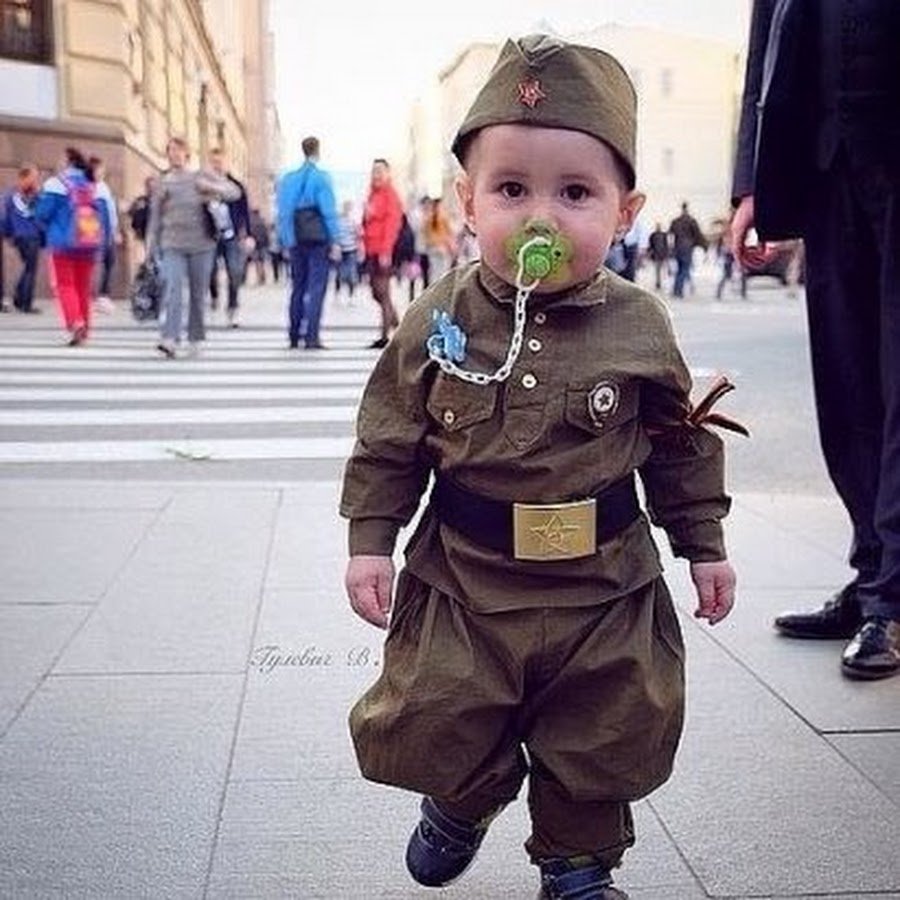 Солдат с ребенком