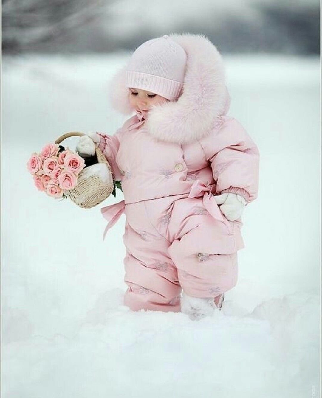 Маленькие дети зимой