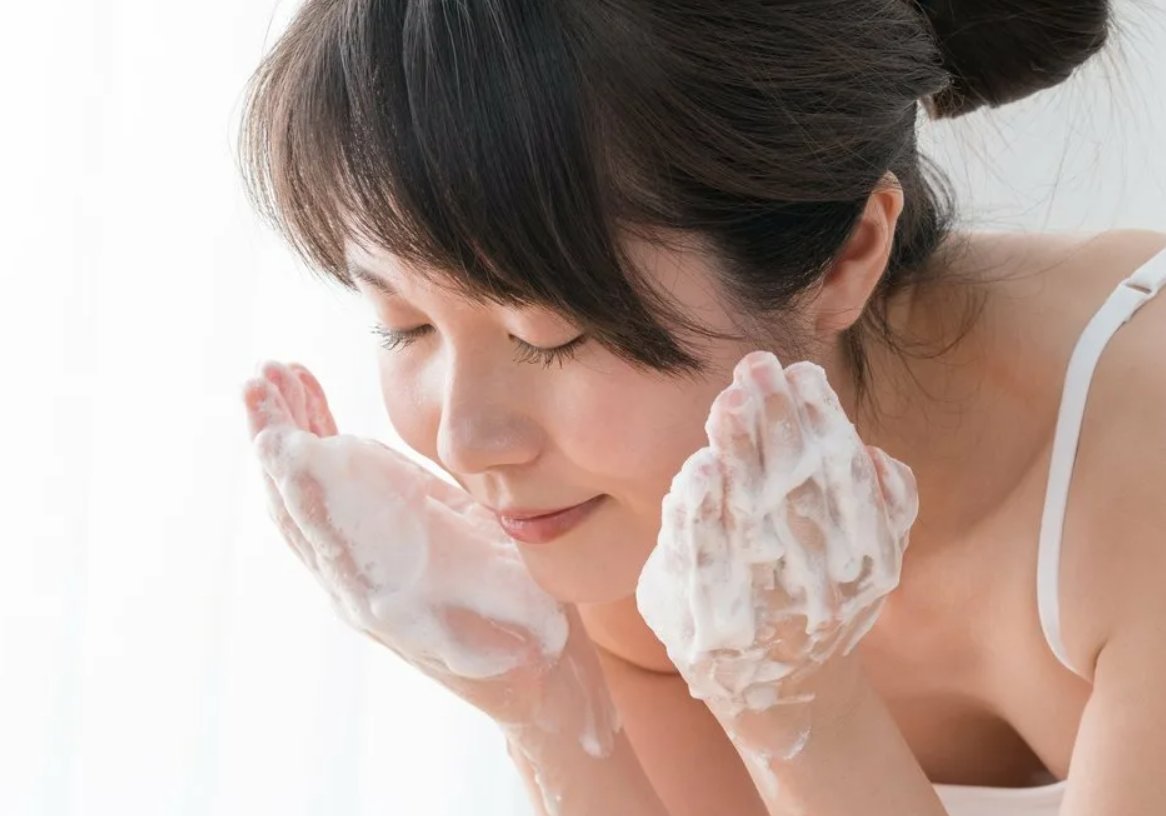 Умывать лицо