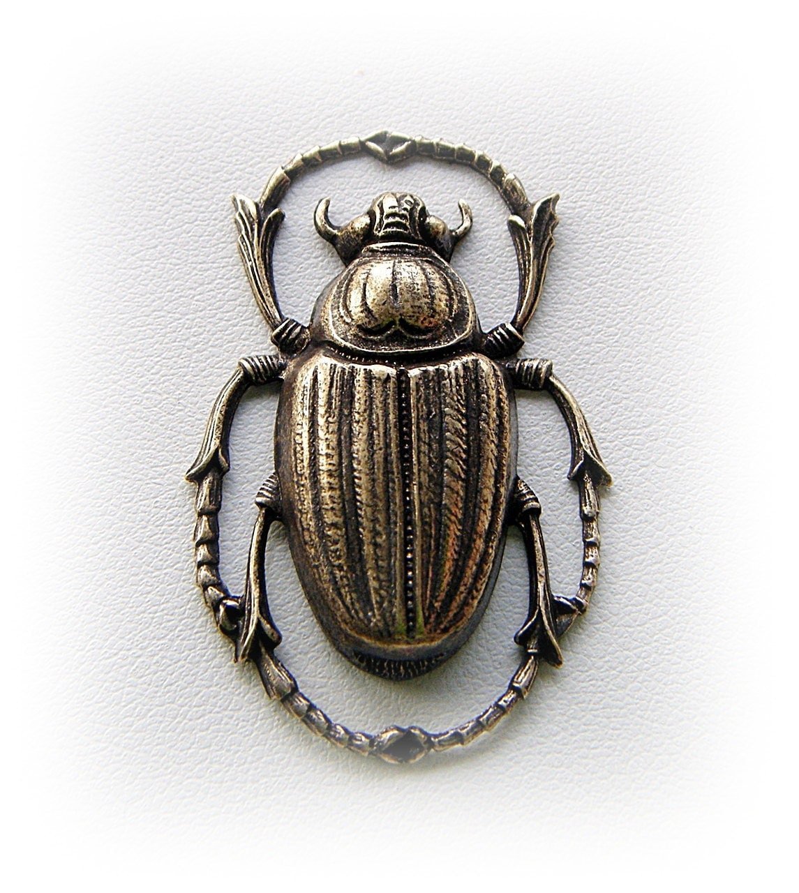 Священный скарабей талисман