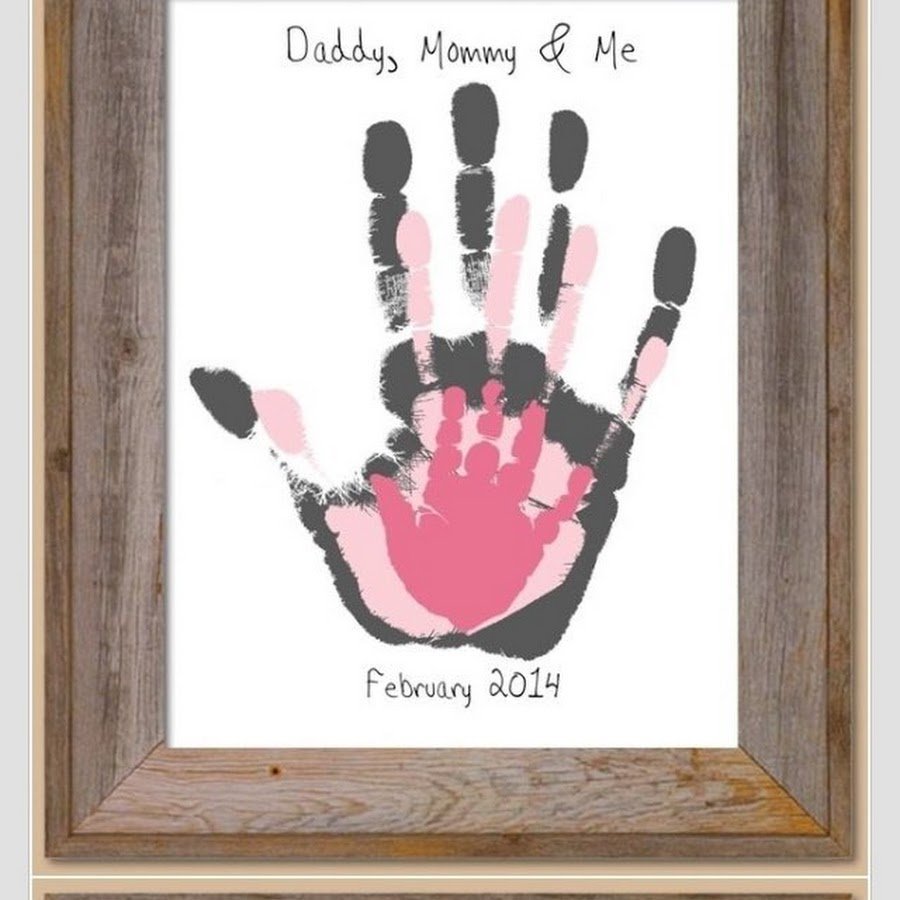 Панно с отпечатками рук