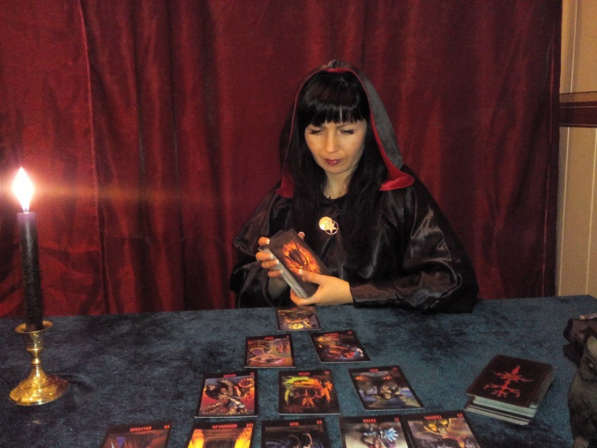 Гадалка черный маг