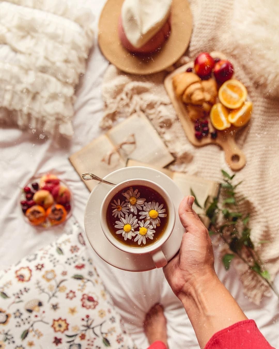 Пейзаж с аистами