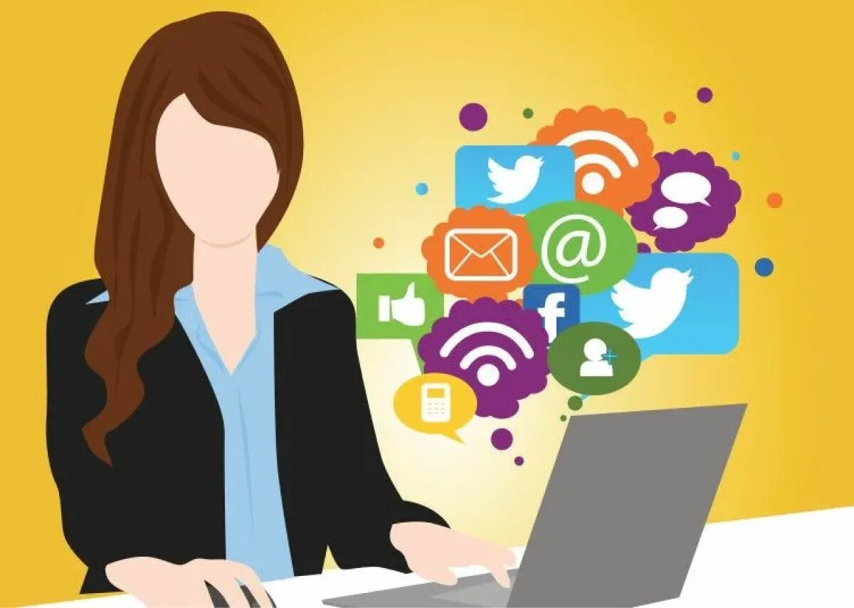 Девушка с ноутбуком