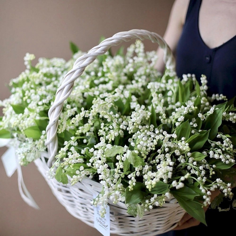 Большой букет ландышей