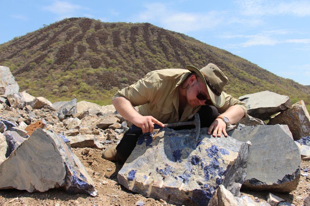 Профессия геолог