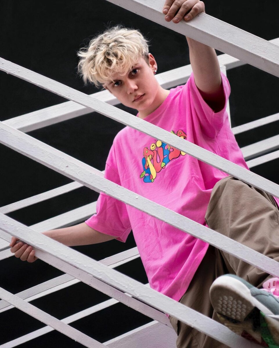 Ваня Дмитриенко и Саша айс поцелуй