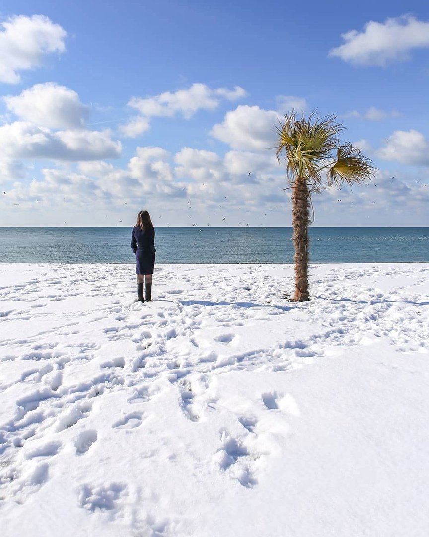 Город Сочи с надписью