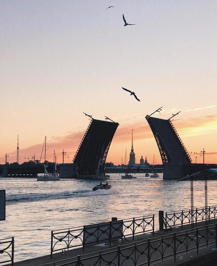 Разводные мосты в Санкт-Петербурге