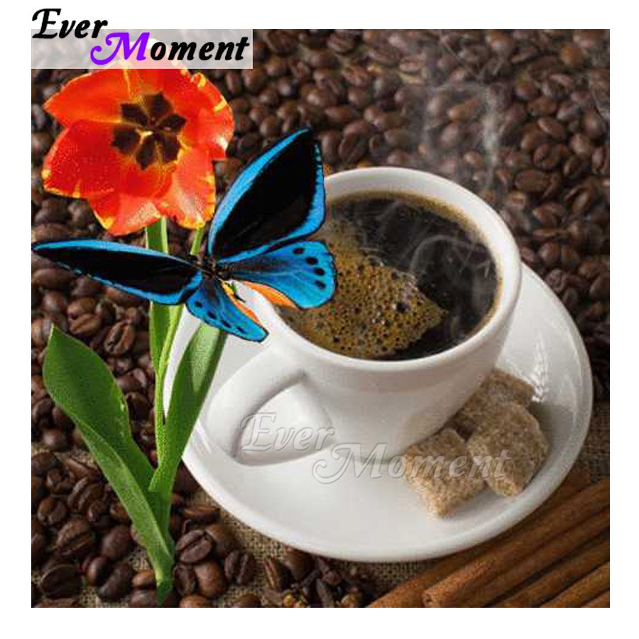 Нежные цветы и бабочки