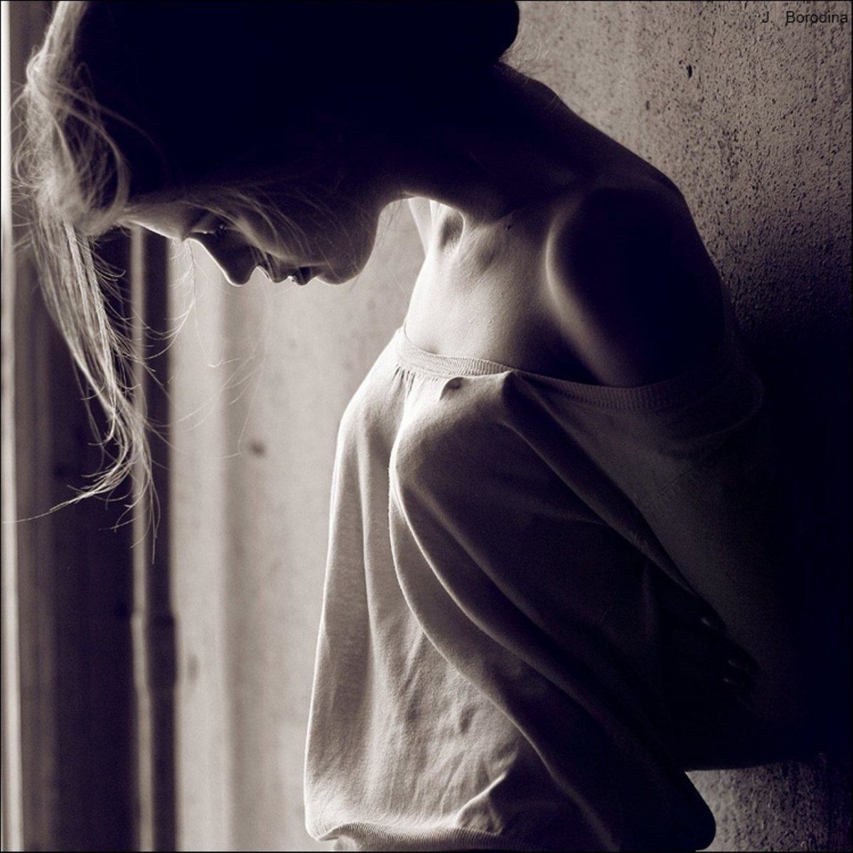 Задумчивая девушка