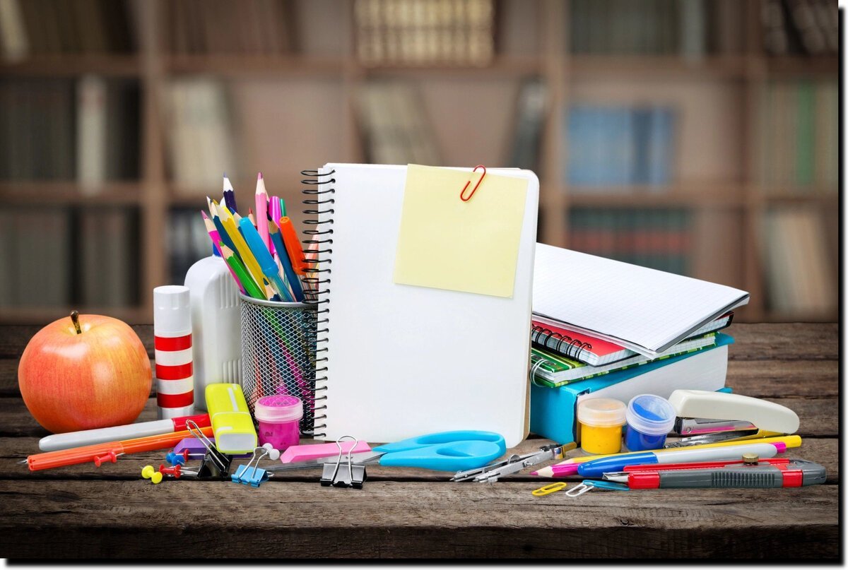 Школьные принадлежности Постер