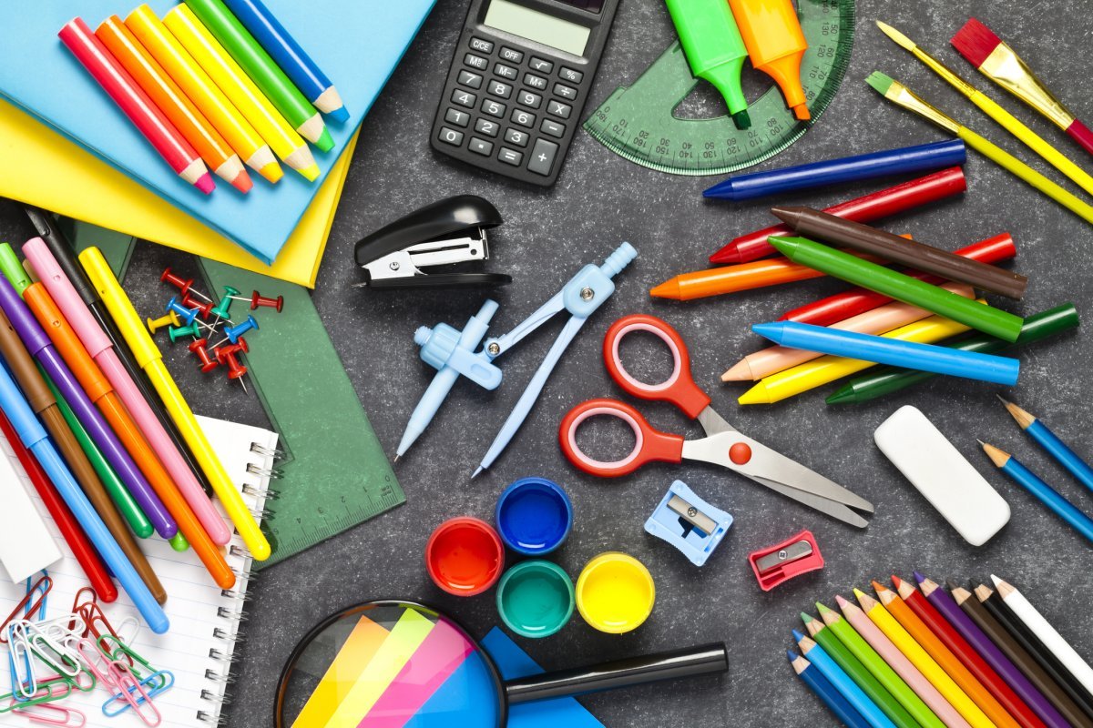 Школьные принадлежности