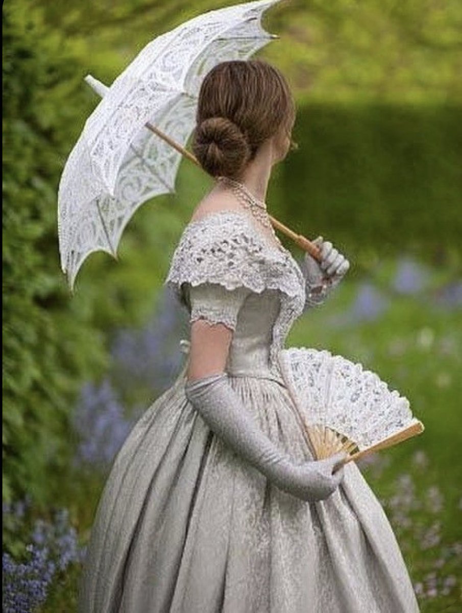 Фотосессия с зонтом летом