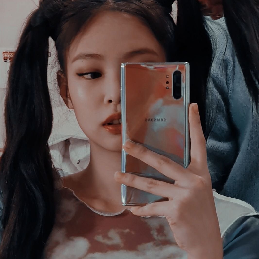 Ким Дженни 2020 селфи