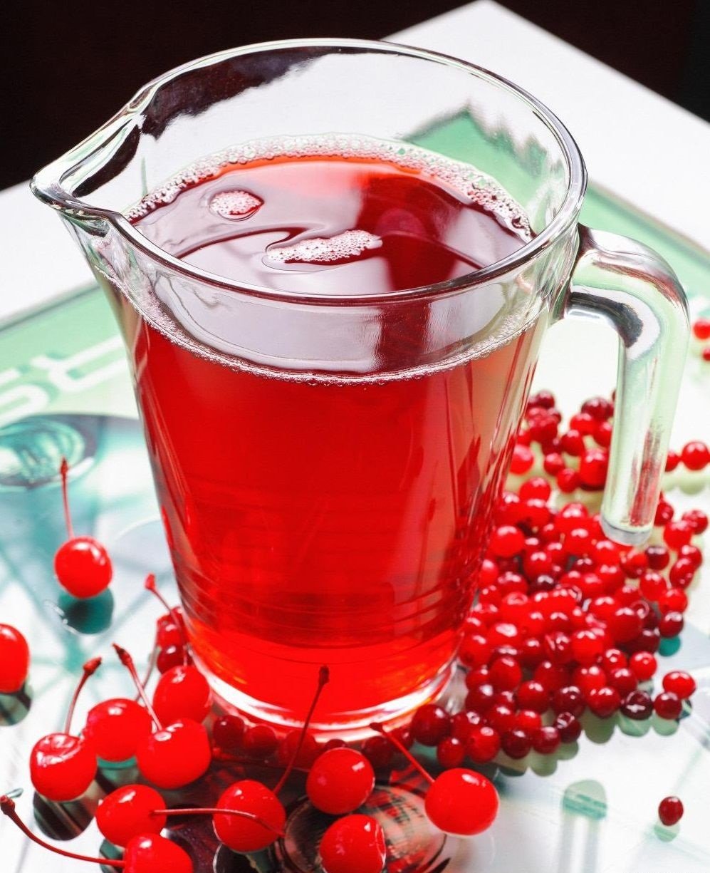 Клюквенный морс в стакане