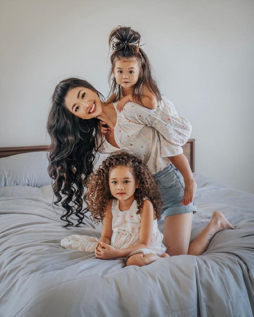 Две Дочки и сыночек