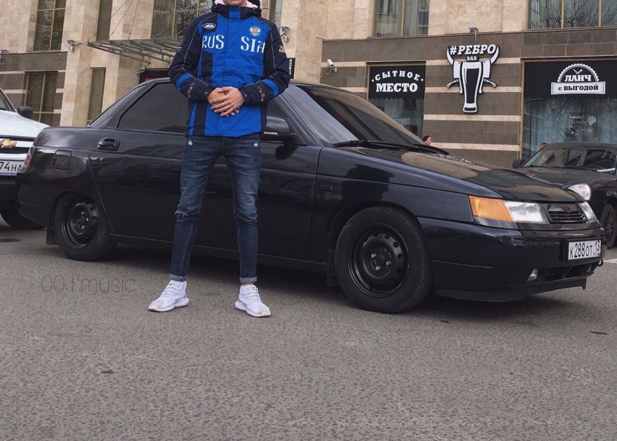 Лада Приора черная с мигалками