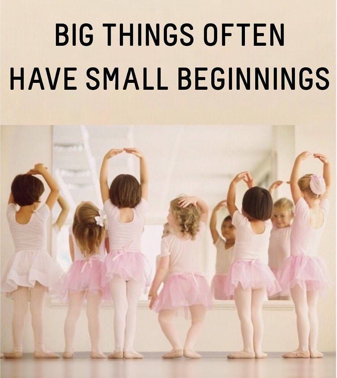 Подростки танцуют