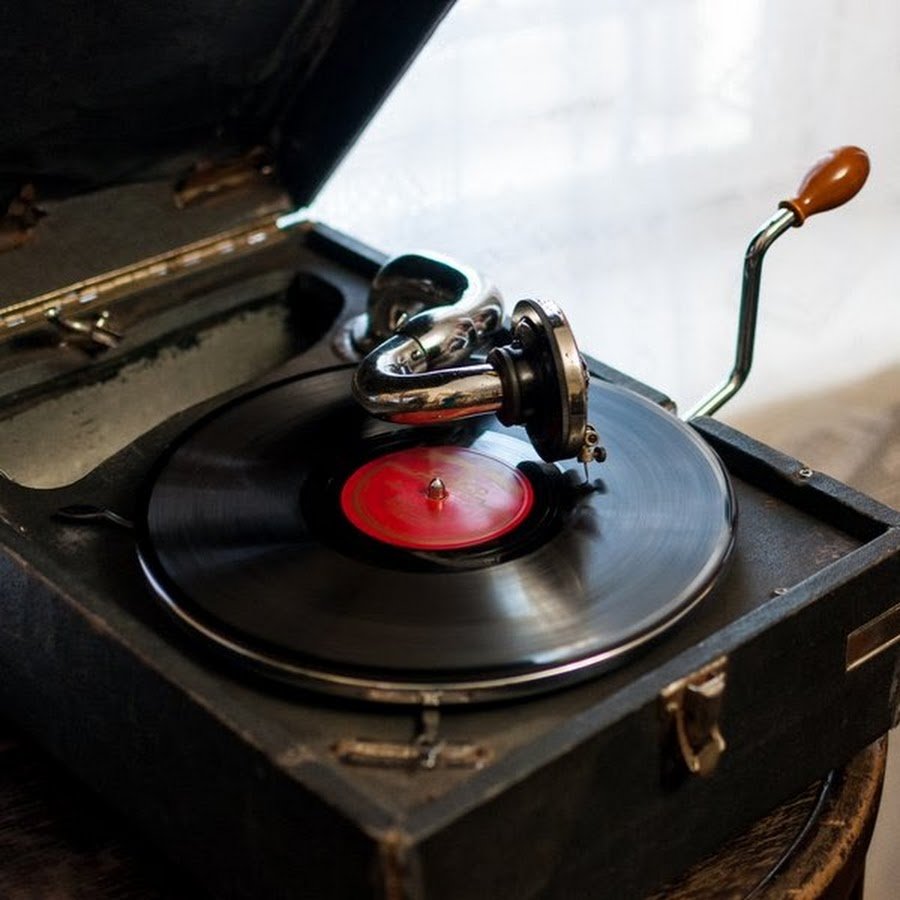 Старый патефон