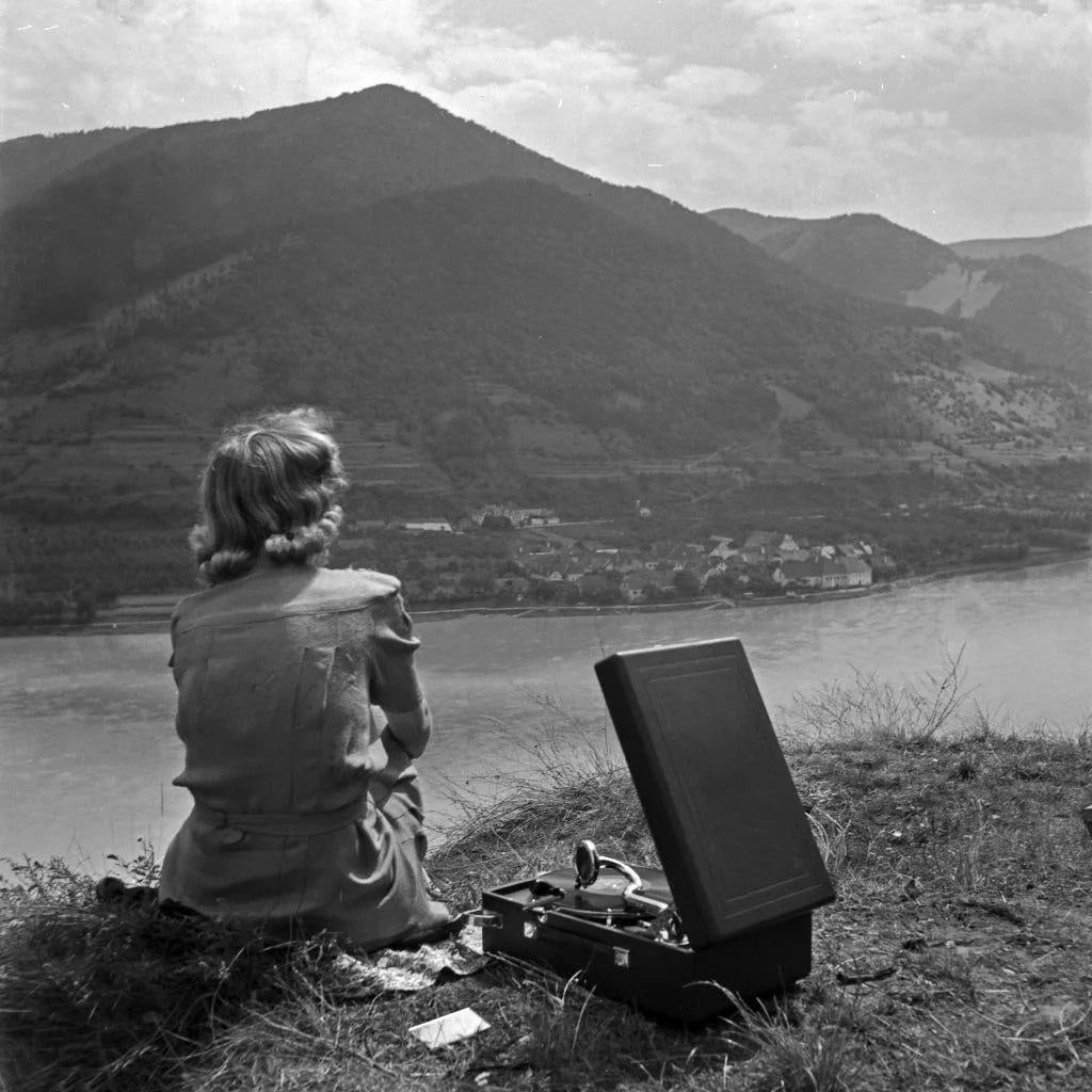 Патефон фон