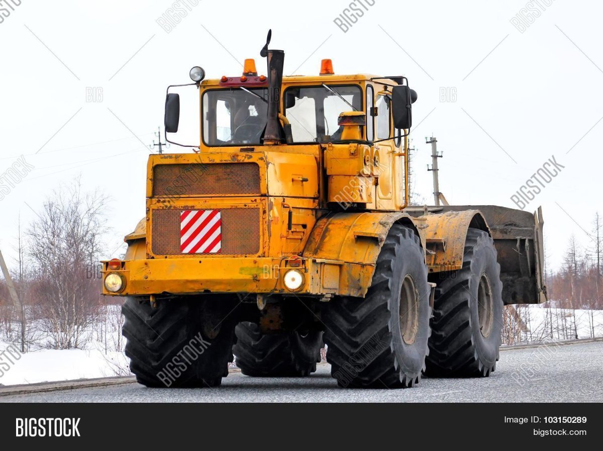 Трактор марка «Кировец» к-742м