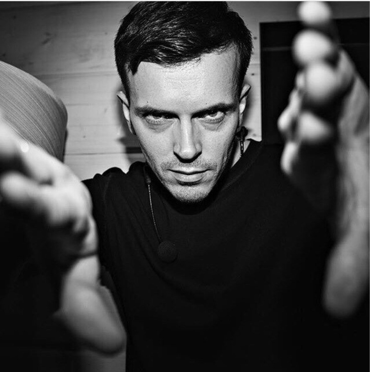 Арсений Попов фотосессия